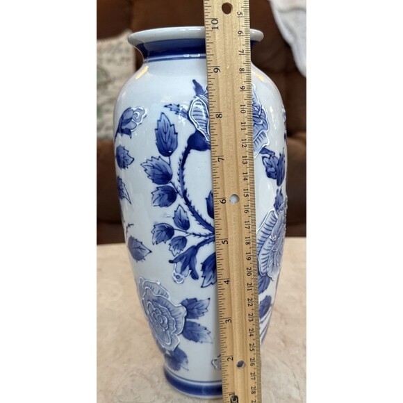 Arita Japanese Floral Cobalt Blue and White porcelain vase 10” tall Vintage MINT - Picture 5 of 5